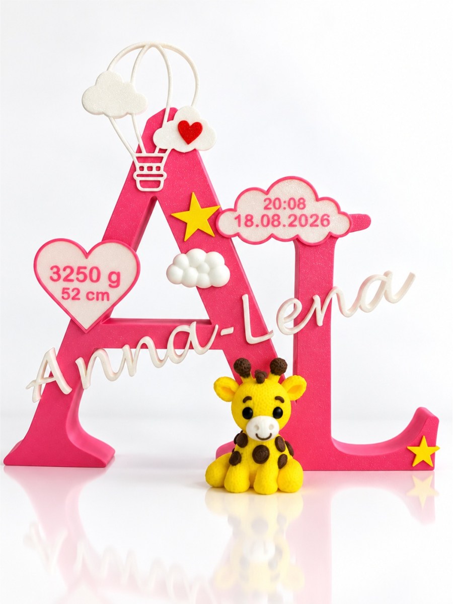 Beispiel mit Giraffe: Personalisierter Namensaufsteller für Doppelname zur Geburt